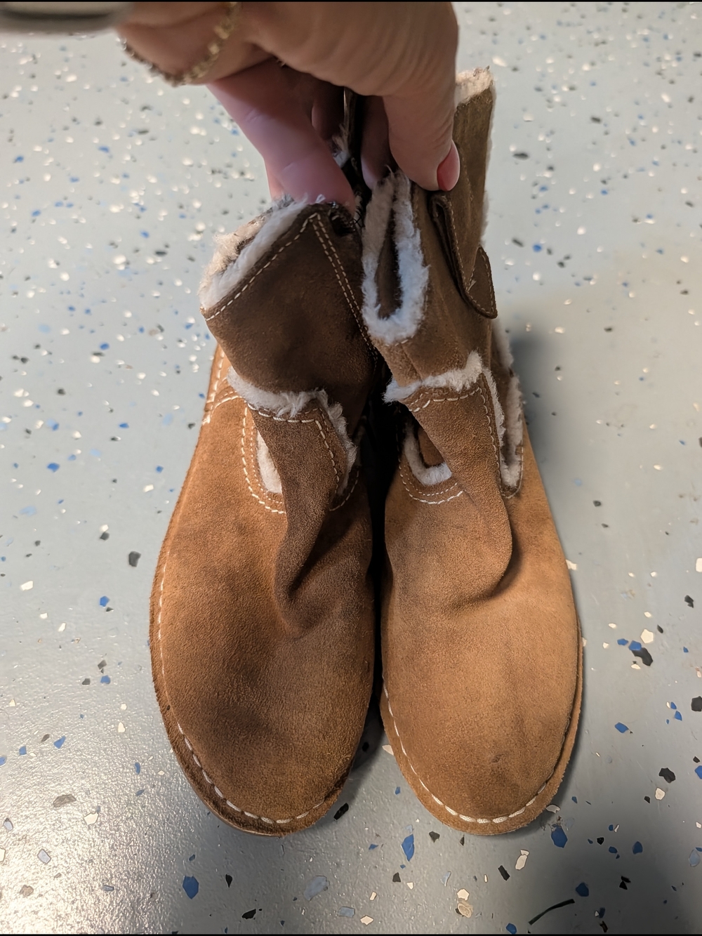 UGG Womens Chestnut Suede Shearling Boots